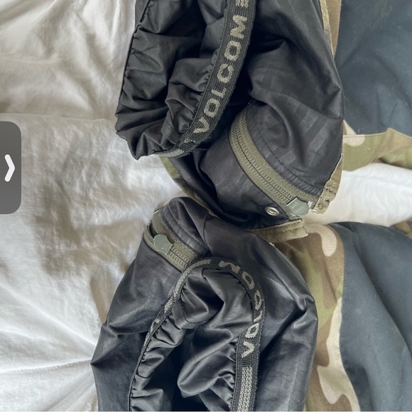 Volcom Kids Barley Bib Ski/Snowboard Pants [Sz. L] - Picture 9 of 9